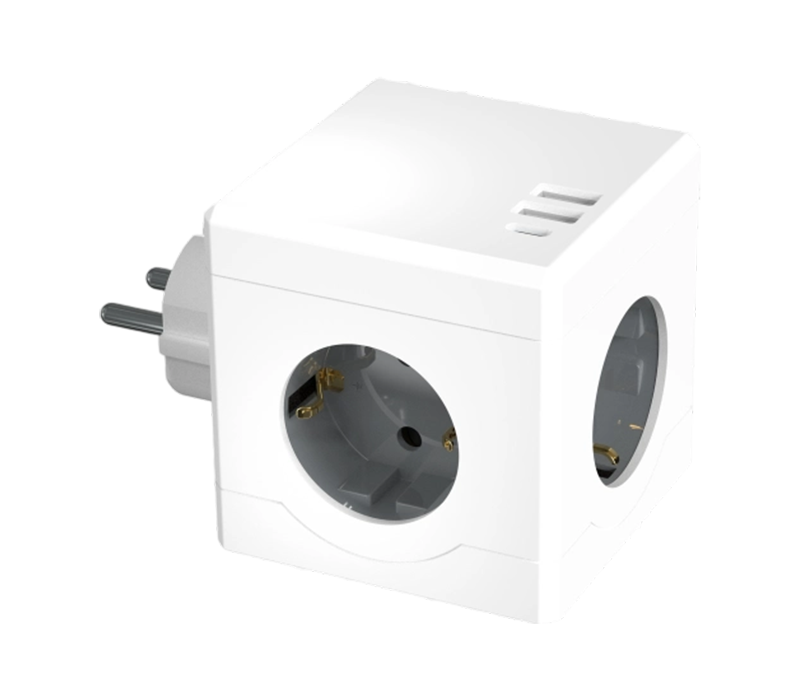 Multipresa cubica plug-in E15-C con 3 prese stile europeo, 2 porte USB-A e 1 porta USB-C