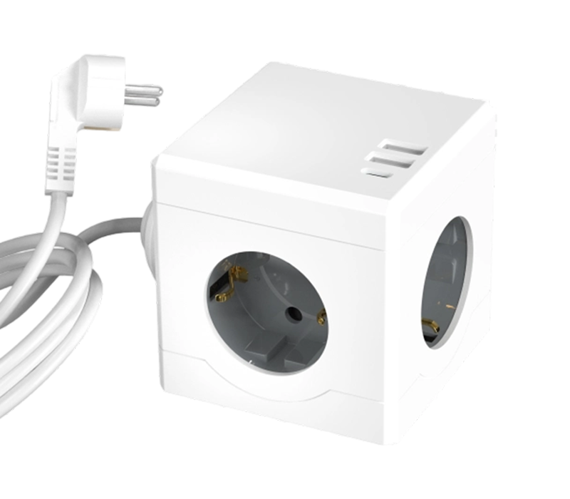 Multipresa cubica cablata E16-C con 3 prese stile europeo, 2 porte USB-A e 1 porta USB-C